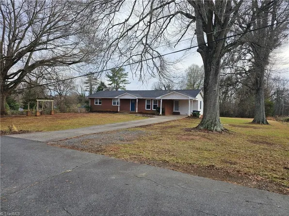 2230 Independence Rd, Winston Salem, NC 27106