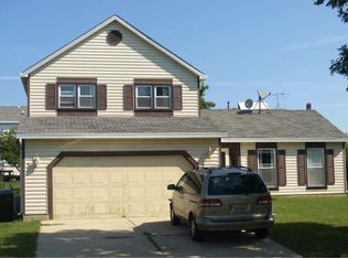 1095 Kingsdale Rd, Hoffman Estates, IL 60169