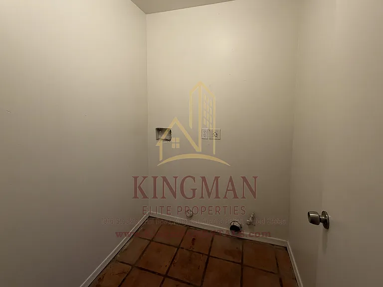 2627 Wallapai Ave — Photo 9