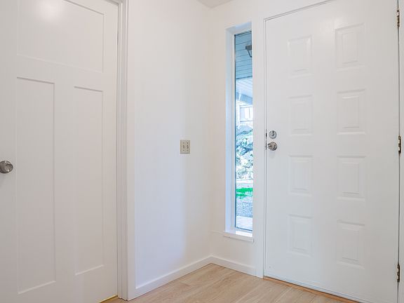 2nd image of 2725 Lincoln Way #B 14