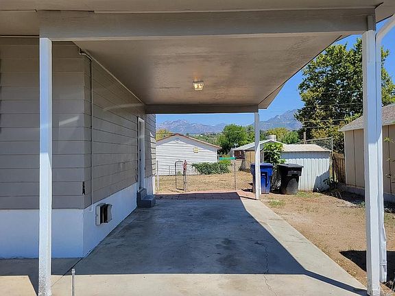 3rd image of 1067 E Sego Lily Dr