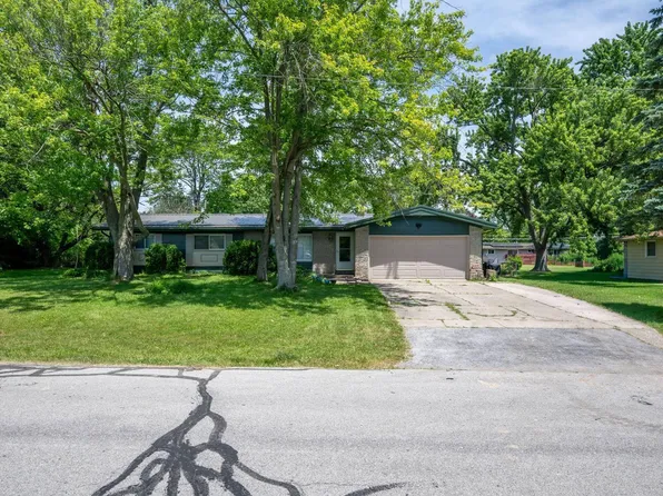 2423 Otsego Dr, Fort Wayne, IN 46825