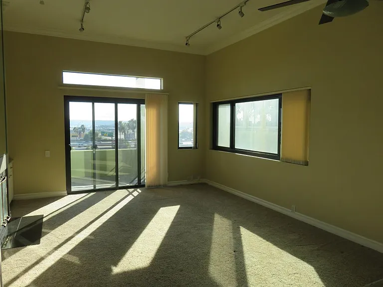 2442 Union St #1 — Photo 13