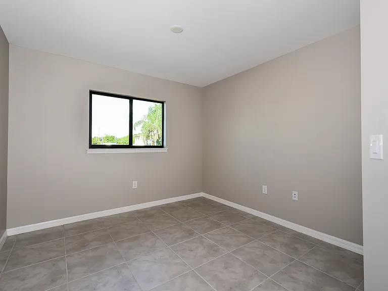 347 Pinehurst Ave — Photo 10
