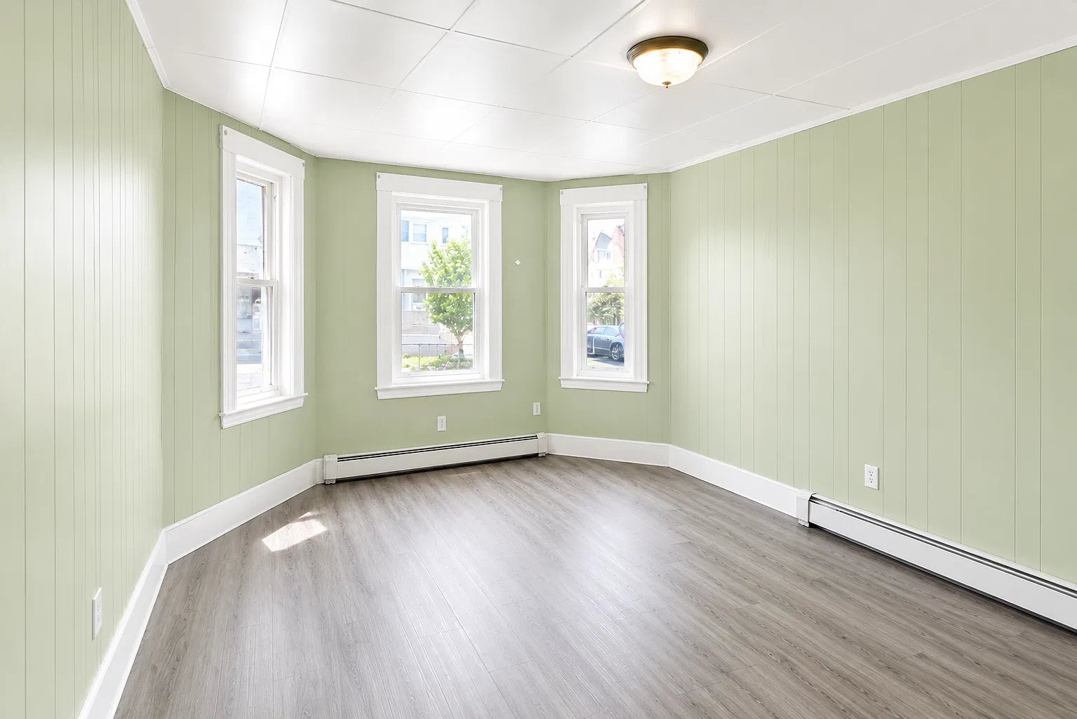 3 bed, 1200 sqft, $3,000 — Photo 2