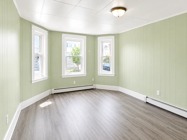 172 Hichborn St #1 — Photo 2