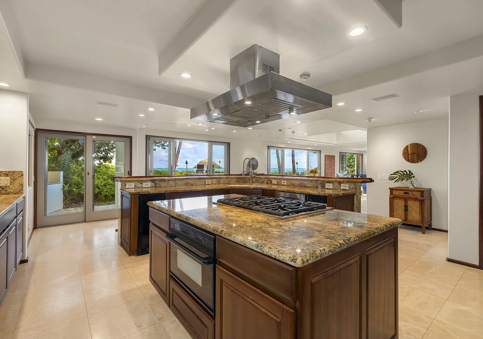 Superbly Designed Home w/ Views of the Mokulua Islands & Ocean: Mokulua Sunrise — Photo 2