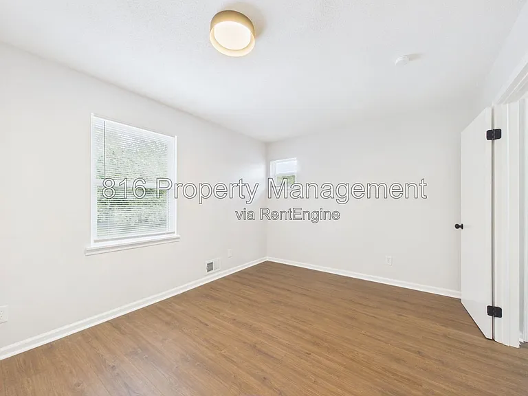 7030 Ewing Ave #7030 — Photo 13