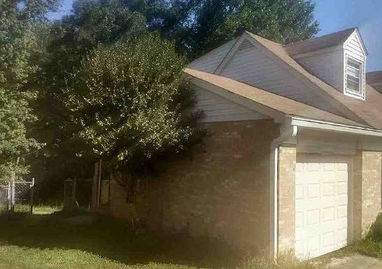 4th image of 723 Rosemary Ln