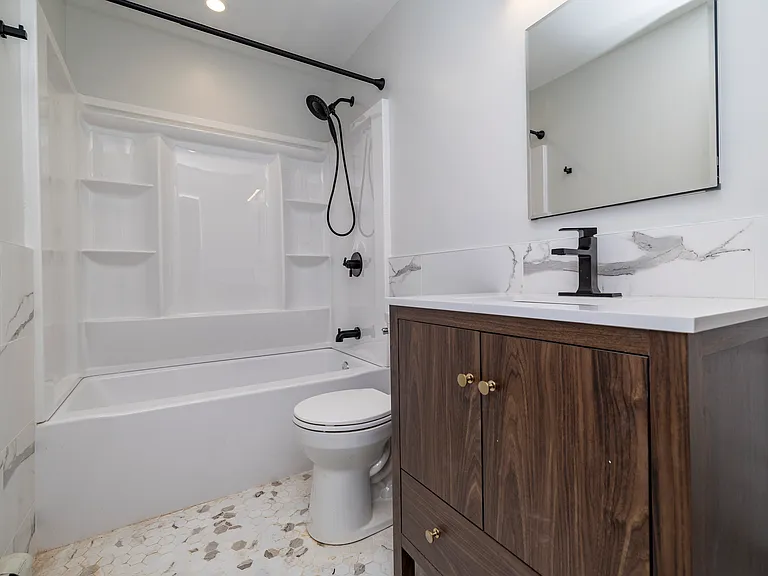 580 E Pine St — Photo 24
