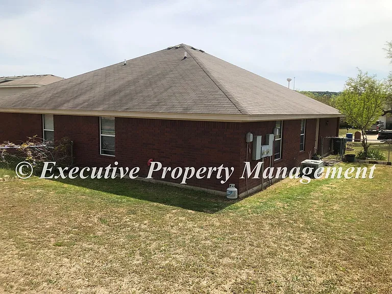 314 Janelle Dr — Photo 6