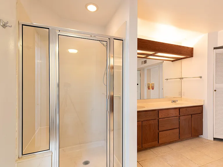 6517 San Francisco Rd NE — Photo 34