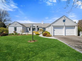 48 Davison Lane E, West Islip, NY 11795