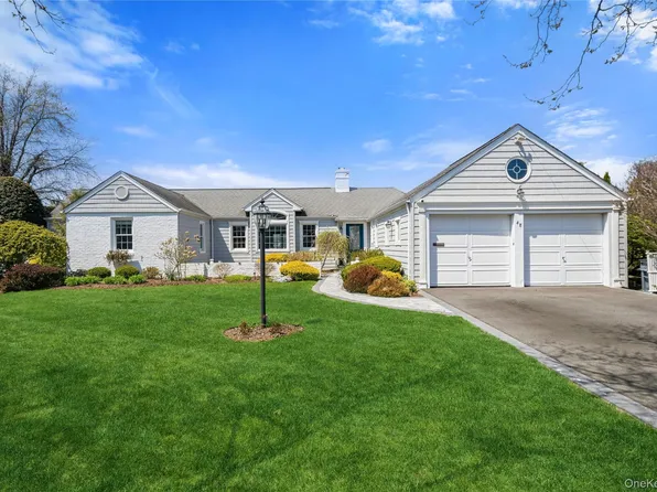 48 Davison Lane E, West Islip, NY 11795