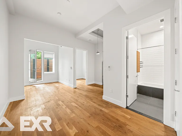 418 Lexington Ave #1E — Photo 1