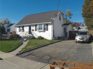 94 Johnson St, Fords, NJ 08863