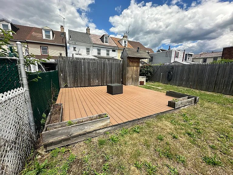 2714 Pratt St — Photo 29