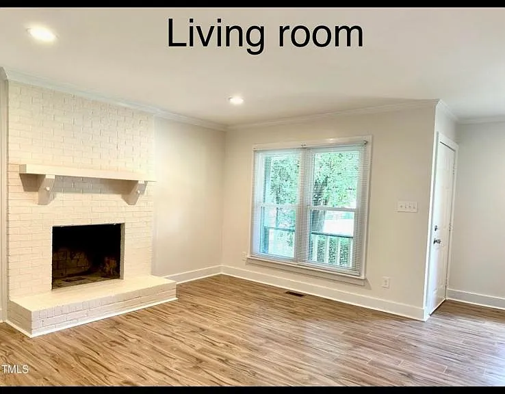 117 Chatham Woods Dr — Photo 3