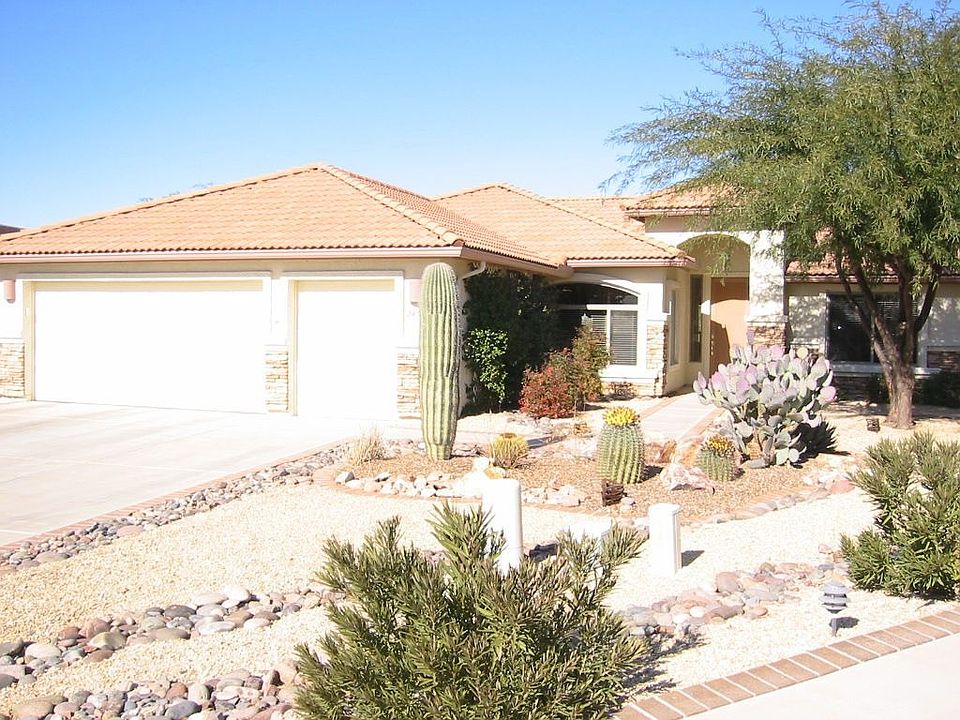2 1/2 Car garage