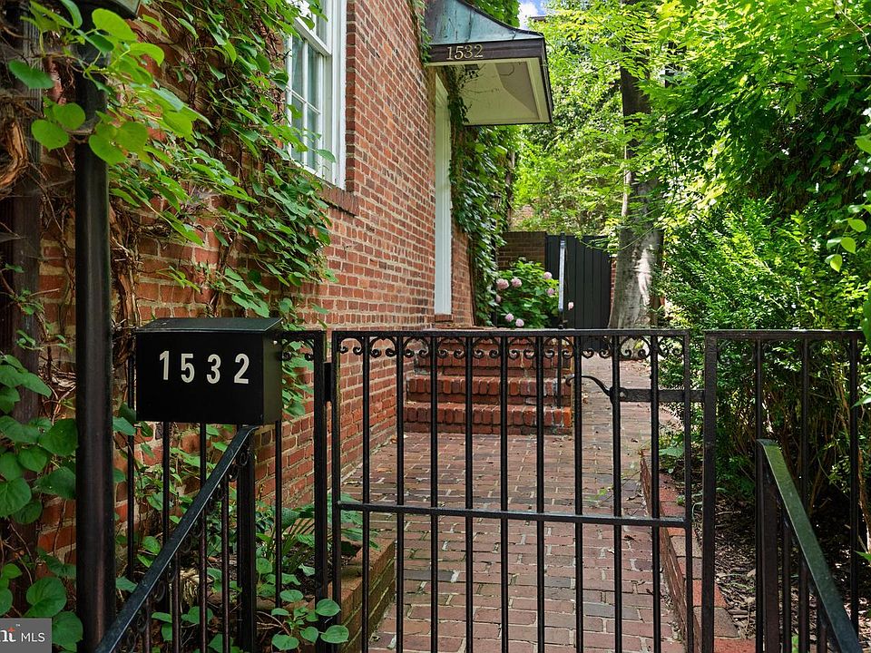 2nd image of 1532 31st St NW