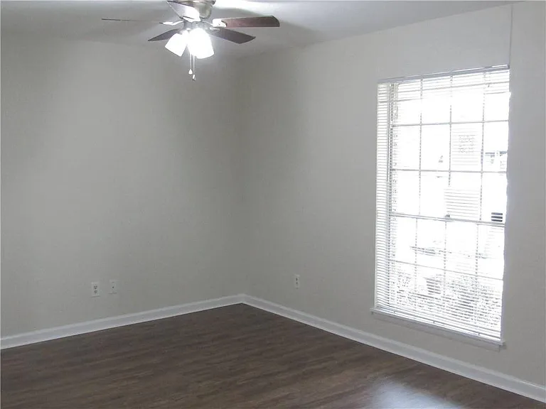 129 Fountain Dr — Photo 20