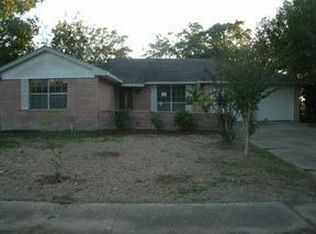 1827 W 11th St, Freeport, TX 77541