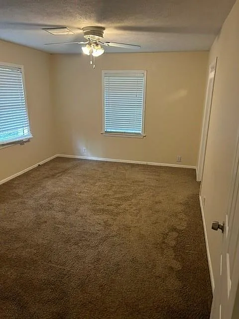 3 bed, 2.0 bath, 1523 sqft, $1,900 — Photo 4