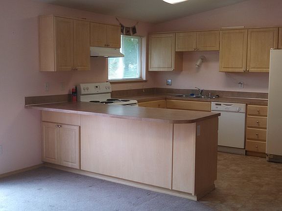 5th image of 1355 E Beacon Ave