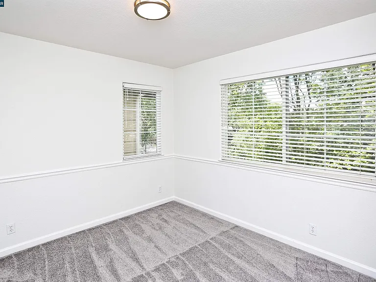 1079 River Rock Ln — Photo 22