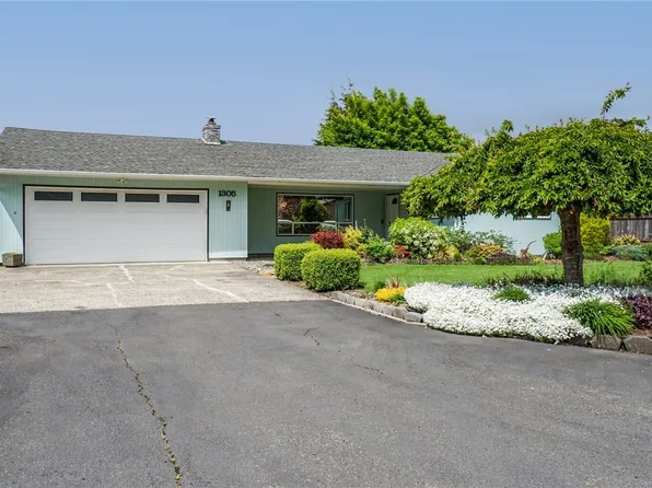 1305 Greenwood Lane, Centralia, WA 98531