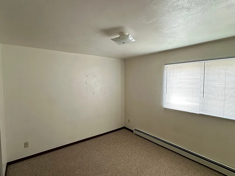 508 E Burdick St #7 — Photo 3
