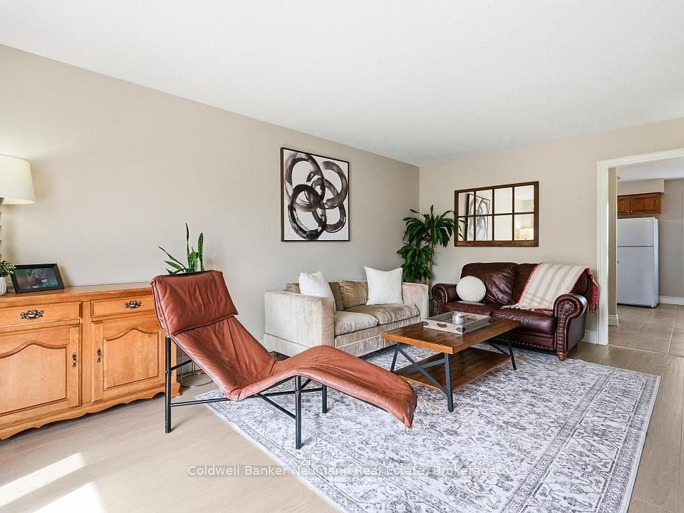 1st image of 28 Chartwell Cres