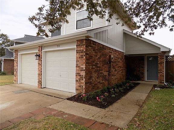 2nd image of 954 Boxwood Dr