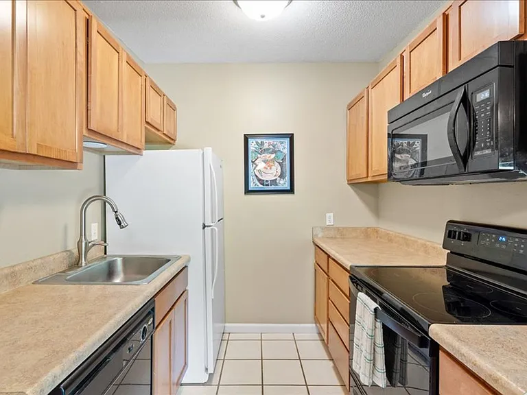 5720 Martway St — Photo 3