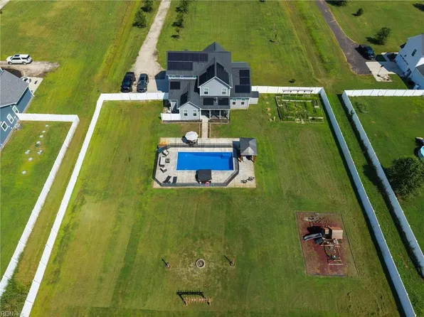 2517 Number 10 Ln, Chesapeake, VA 23323