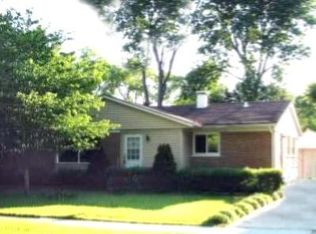 582 Isa Dr, Wheeling, IL 60090