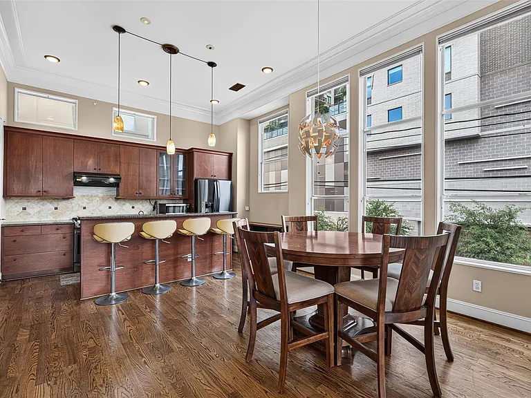 128 Drew St — Photo 17