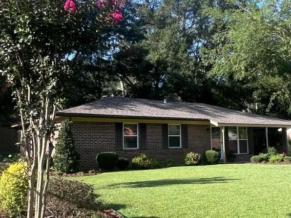 114 Cavalier Dr, Kosciusko, MS 39090