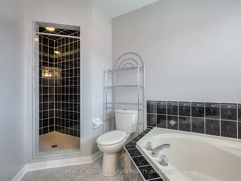 222 Kayla Cres #UPPER — Photo 21