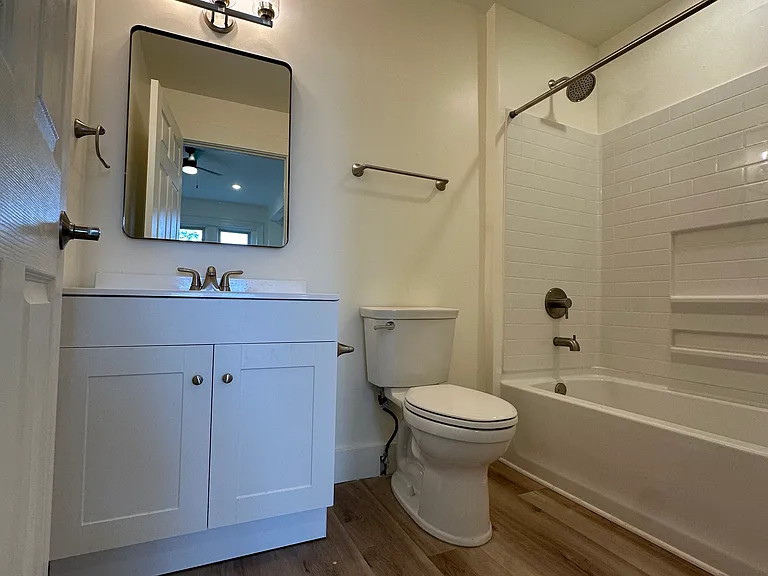 930 Summit Ave #1 — Photo 17