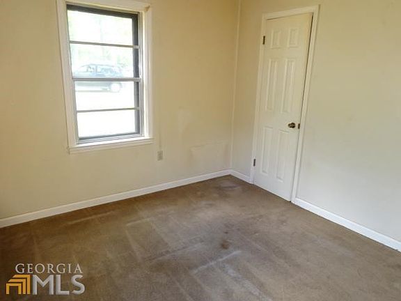 5th image of 695 Georgia Ave