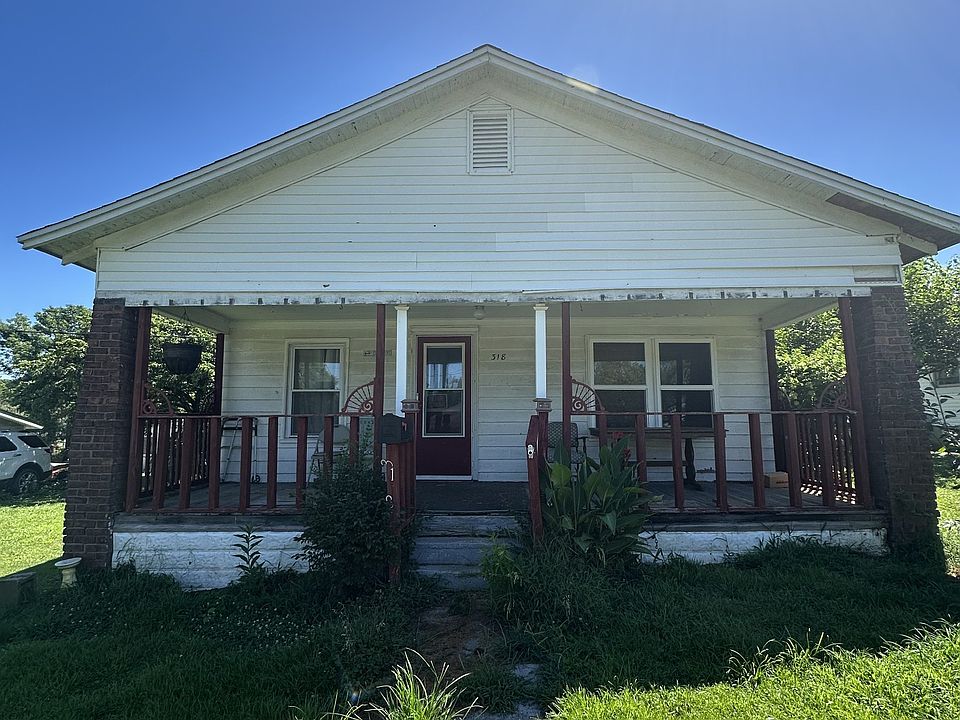 1st image of 318 Center St