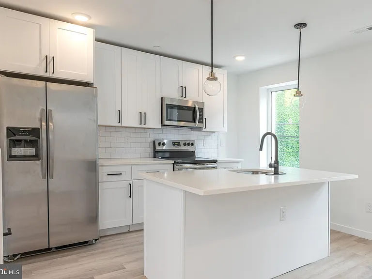 2120 W Master St #2 — Photo 6