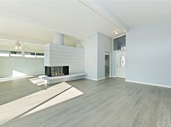 3rd image of 3684 Broadmoor Blvd