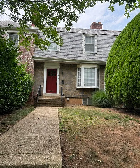 1802 37th St NW — Photo 1