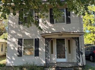 717 S Cherokee St, Girard, KS 66743