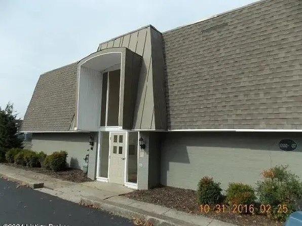 1007 La Fontenay Ct, Louisville, KY 40223