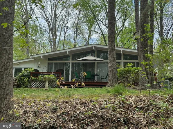 12866 Eagle Dr, Lusby, MD 20657