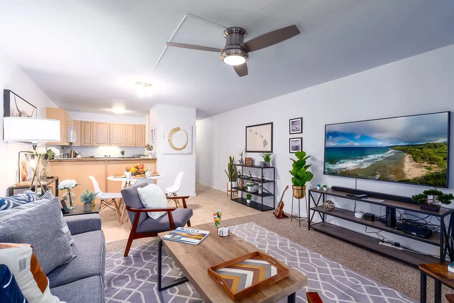 1 bed, 2.0 bath, 893 sqft, $7,490 — Photo 2