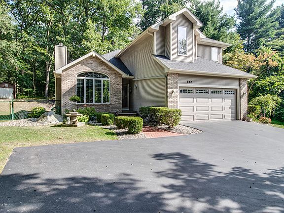2nd image of 665 E Sylvan Dr